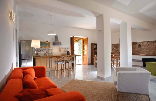 Patti Villa | Cozy Villa Steps from the Beach in Mongiove, Sicily
