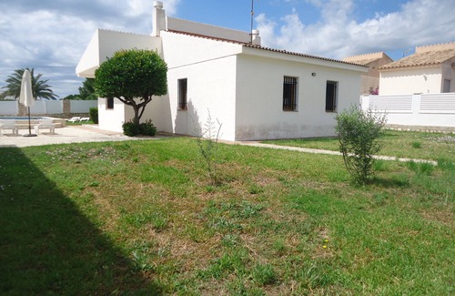 Calafat Villa | Beautiful Villa for 10 with Private Pool, Steps from Beach