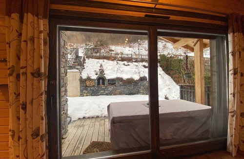 La Perriere Ski Chalet | Chalet Escape at Chavonnes Courchevel - Rated 9.6/10