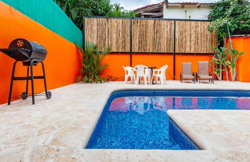 Potrero House | Budget-Friendly Duplex in Surfside with Private Pool & AC