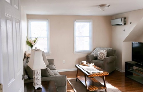 Ship Bottom House | Nicely remodeled Top floor unit on the bayside in Ship Bottom. Large 1 Bedroom.