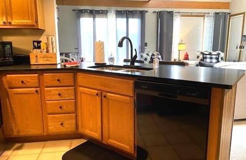 The Galena Territory House | Beautiful 1 Bed, 2 Bath Townhouse with Lake View & Amenities