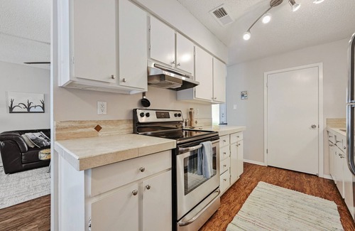 Balcones Terrace House | Updated 2BR/2BA Retreat in Prime Location - Guest Rated 10