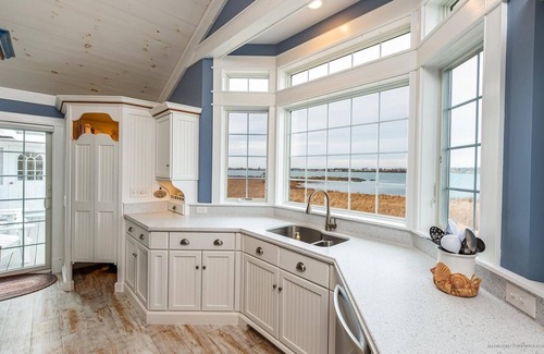 Bailey Island House | Prime Waterfront Hotel in Maine with Private Beach Access
