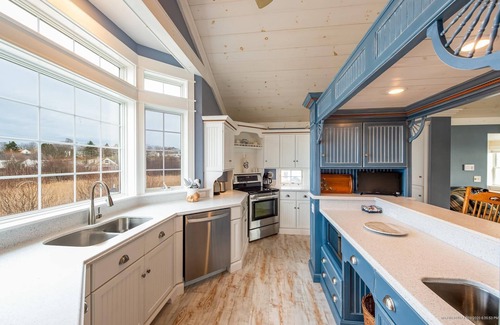 Bailey Island House | Prime Waterfront Hotel in Maine with Private Beach Access