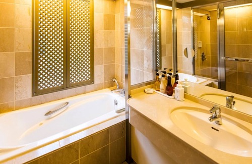 Nango Hotel | Relax at Nichinan Kaigan Nango Prince Hotel with Pool & Dining