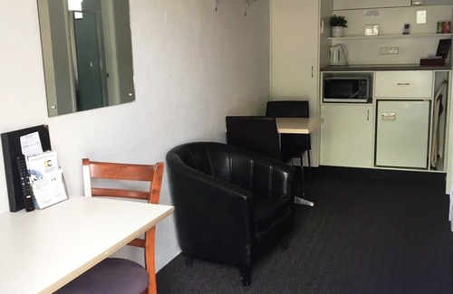 Hay Hotel | Eco-Friendly Getaway at Nicholas Royal Motel - Guest Rated 9/10