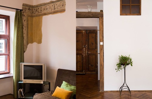 Stare Miasto House | Discover Nicholas Studio: Medieval Charm Near Main Square