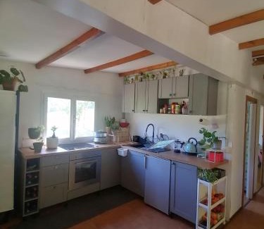 Dernice House | Family-Friendly Stay at Nickland with Pet Accommodations