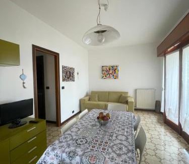 Peschiera del Garda Apartment | Nico's Apartment: 4-Star Hotel with Oceanfront Pool Access