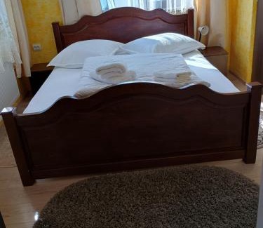 Old City House | Guest Rated 10/10 at NICO-ȘTEF: Family & Pet Friendly Retreat