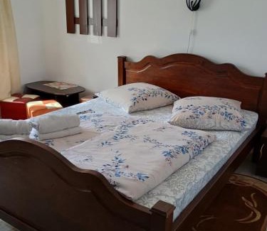 Old City House | Guest Rated 10/10 at NICO-ȘTEF: Family & Pet Friendly Retreat