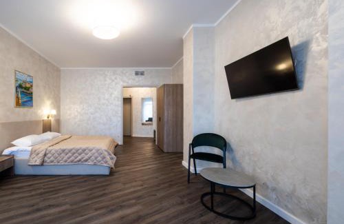 Uzhhorod Hotel | Discover Nicole: Highly Rated with Family-Friendly Amenities