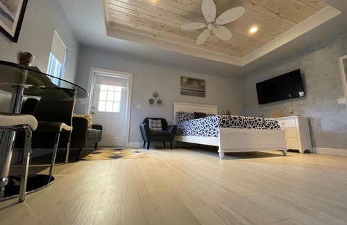 Royal Bahamian Estates Apartment | Explore Nicoles Nest: Guest Rated 9.8, Family-Friendly Studio