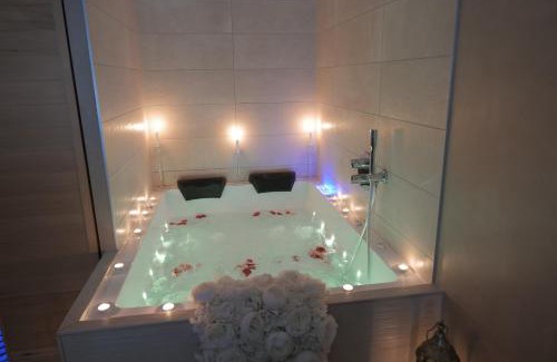 Bischheim Apartment | Experience Relaxation at LE NID A BULLES with Hot Tub Oasis