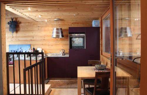 Albinen Ski Chalet | Discover Nid d'Amour, le Nain: Spa & Hot Tub Retreat