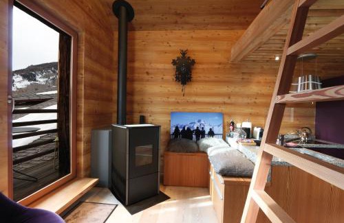 Albinen Ski Chalet | Discover Nid d'Amour, le Nain: Spa & Hot Tub Retreat