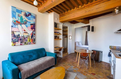 Griffon - Royale Apartment | Explore Nid de l'Opéra: Central Stay with Family Amenities