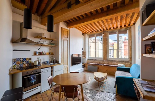 Griffon - Royale Apartment | Explore Nid de l'Opéra: Central Stay with Family Amenities
