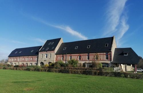 Commes Apartment | Bright Duplex Retreat in Serene Surroundings Near Omaha Beach