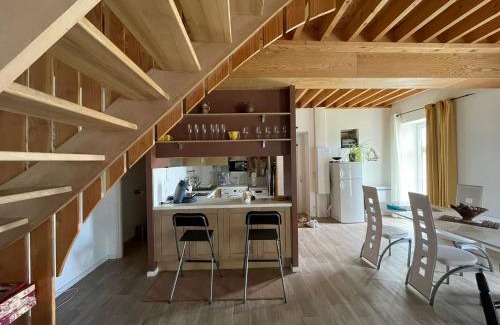 Commes Apartment | Bright Duplex Retreat in Serene Surroundings Near Omaha Beach