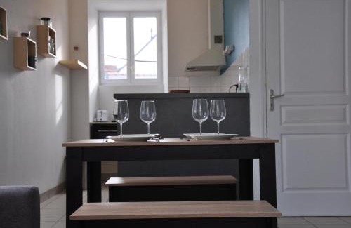 Segre Apartment | Cozy 4-Person Retreat in Heart of City - Pet Friendly!