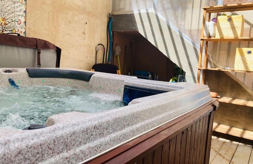 La Valette-du-Var Apartment | Cozy Retreat for Couples with Private Jacuzzi Experience