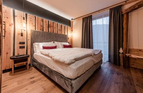 Male Apartment | Indulgent Nidaris Private Spa Suites with Oceanfront Views