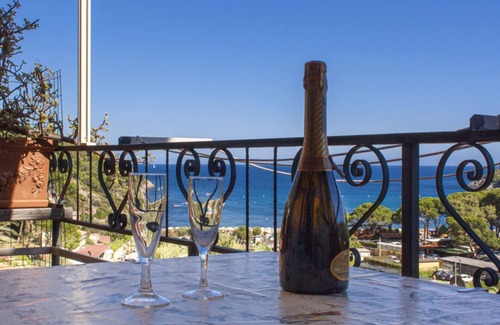 Fetovaia Apartment | Experience Comfort at IL NIDO with Spa and Breakfast