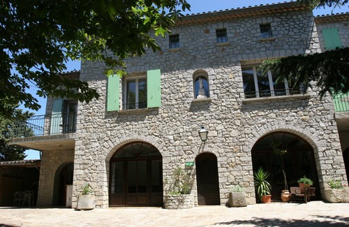 Les Vans House | Experience Niel Gite Les Vans: Pool, Spa & Ocean Views