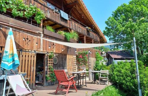 Aeschlen ob Gunten Apartment | Oceanfront Niesenblick: Pet-Friendly Retreat with Great Views