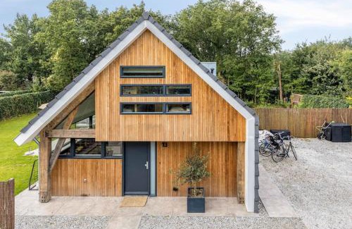 Ouddorp House | Beautiful Family-Friendly Villa with Oceanfront Views