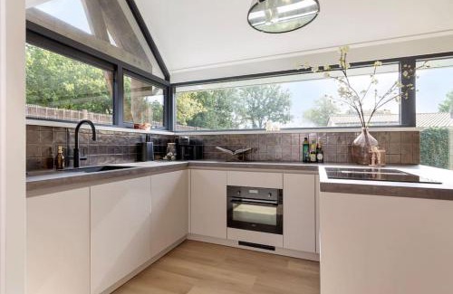 Ouddorp House | Beautiful Family-Friendly Villa with Oceanfront Views