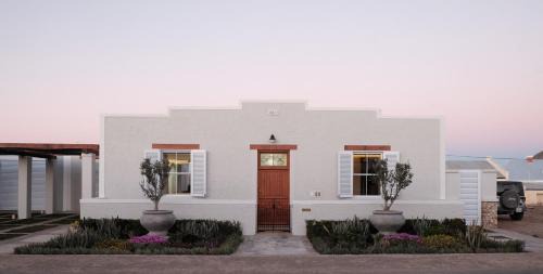 Prince Albert Apartment | Relax at Nieuwerust: Oceanfront Escape with Pool & Spa