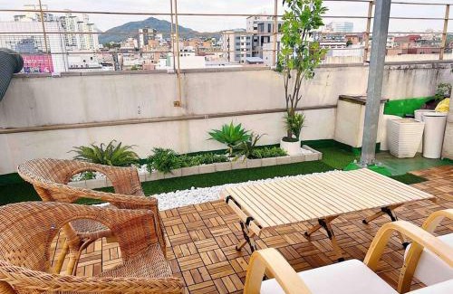 Mapo Apartment | Explore a Night in Seoul at Our 4-Star Family Hotel