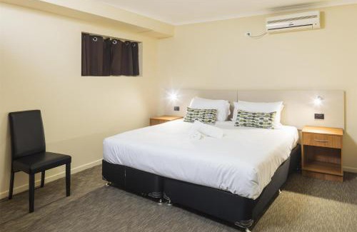 Earlville Hotel | Discover Nightcap At Balaclava Hotel - 4-Star Family Escape