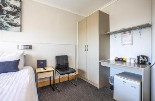 Derwent Park Hotel | Ideal Stay at Nightcap at Carlyle Hotel with Breakfast