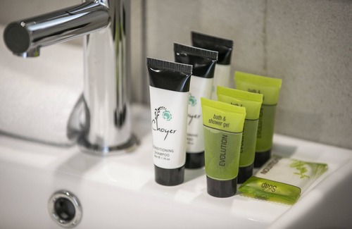 Thomastown Hotel | Eco-Friendly Nightcap at Excelsior Hotel with Pool & Dining