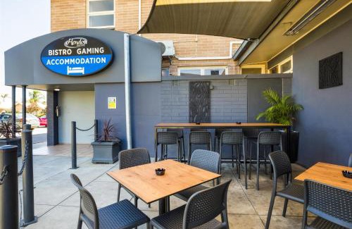 Royal Park Hotel | Cozy Nightcap at Hendon Hotel: Family-Friendly Getaway