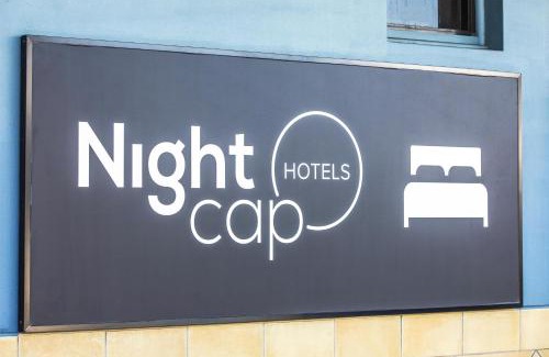 Umina Beach Hotel | Cozy Nightcap at Ocean Beach Hotel with Family-Friendly Amenities