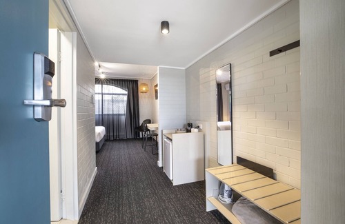 Springwood Hotel | Discover Nightcap at Springwood Hotel: Pool & Family-Friendly