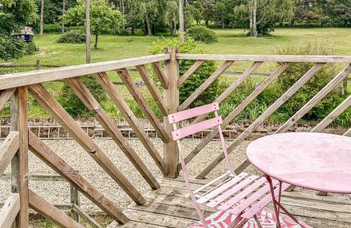 Hollesley House | Guest Rated 9.5: Nightingales with Pet-Friendly Amenities