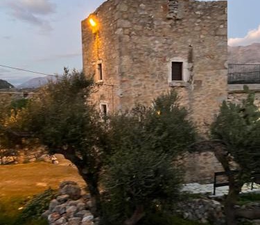 Omales House | Pet-Friendly Haven at Nigos: Guest Rated 8.7/10