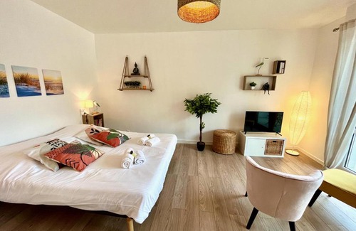 Le Beau Site Apartment | Welcoming Nihal YourHostHelper - Family-Friendly Retreat