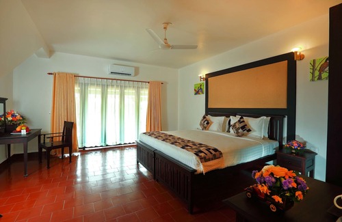 Kochi Hotel | Discover Relaxation at Nihara Resort And Spa with Pool & Spa