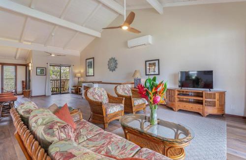 Poipu House | Family-Friendly Nihi Kai 203 with Poolside Relaxation