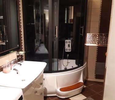 Haapsalu Apartment | Niine Apartment 11: Family-Friendly Escape with Hot Tub