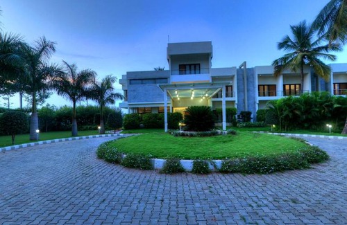 Chamarajanagara Resort | Relax at Nijaguna Resort & Spa - Family-Friendly Getaway