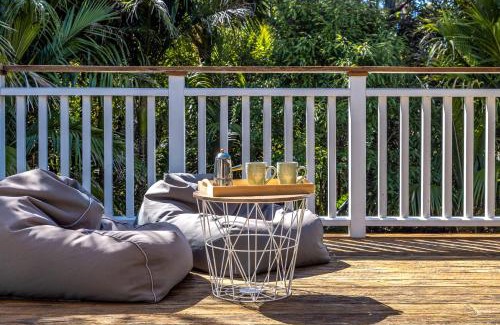 Palm Beach House | Cozy Nikau Cottage: Family-Friendly Palm Beach Retreat