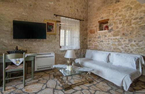 Kalamata Apartment | Niki's Tower - Stone Gems by the Sea